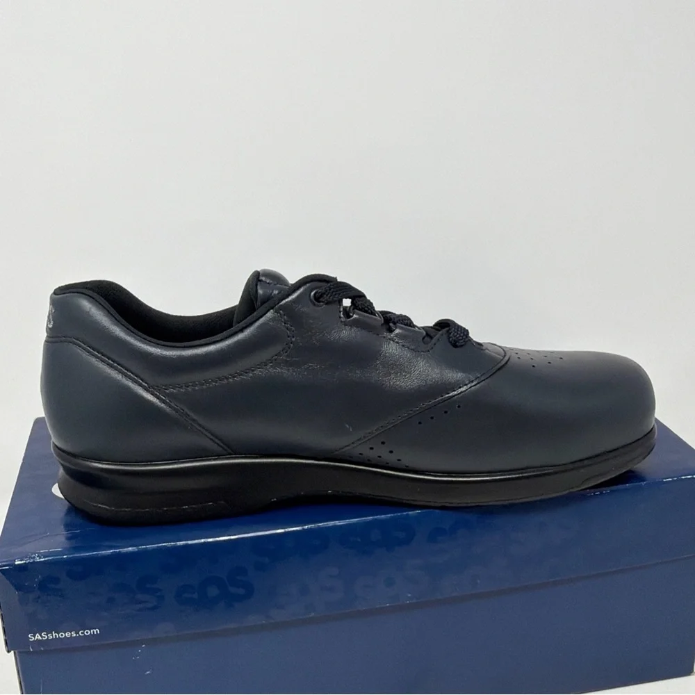 SAS Free Time Womens 9M Navy Leather Walking Shoes USA STORE MODEL